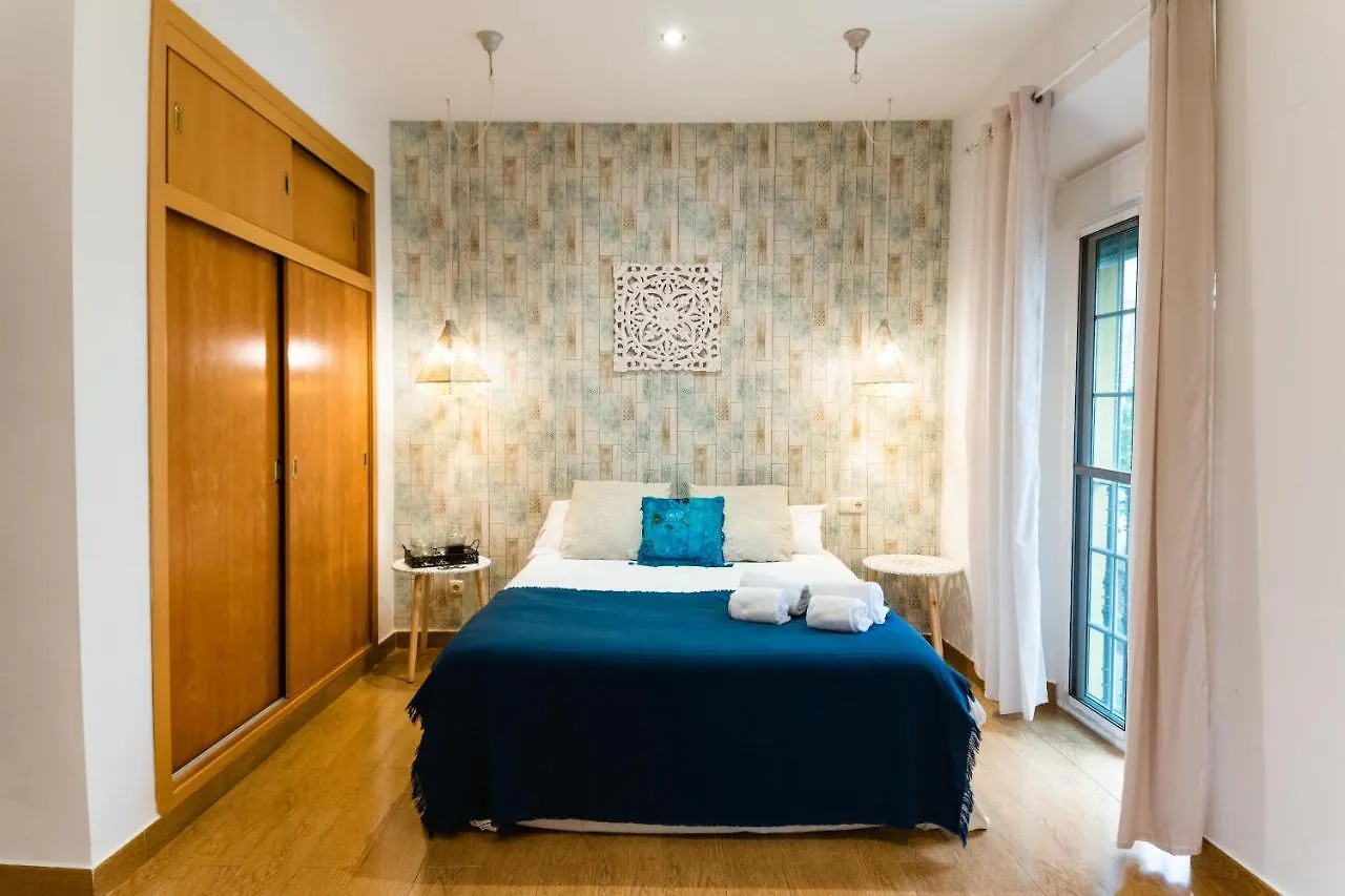 Triana Luxury Home Sevilla 3*,