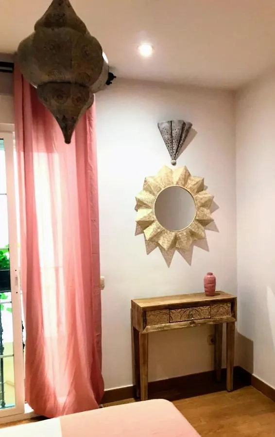 Triana Luxury Home Sevilla 3*,